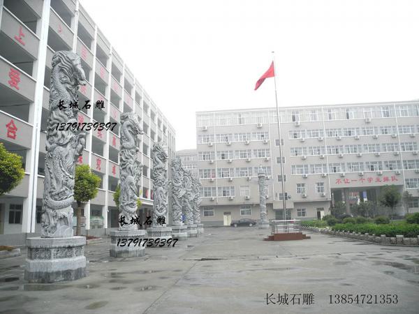 雕刻龍柱、龍柱擺放