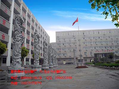 石雕龍柱的設(shè)計(jì)具有更好的裝飾性效果